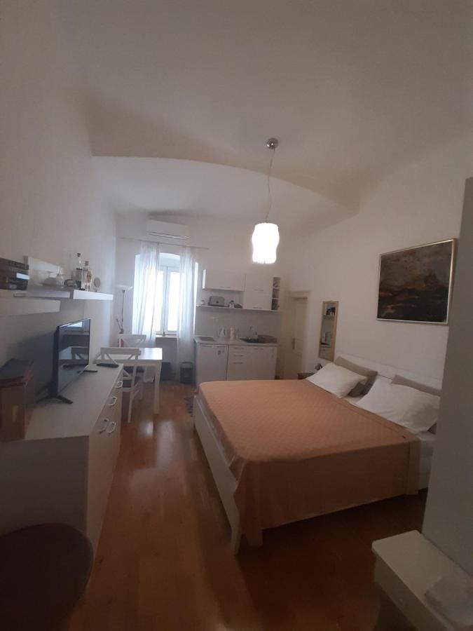 Mulo Stanicica Tivat Exterior foto