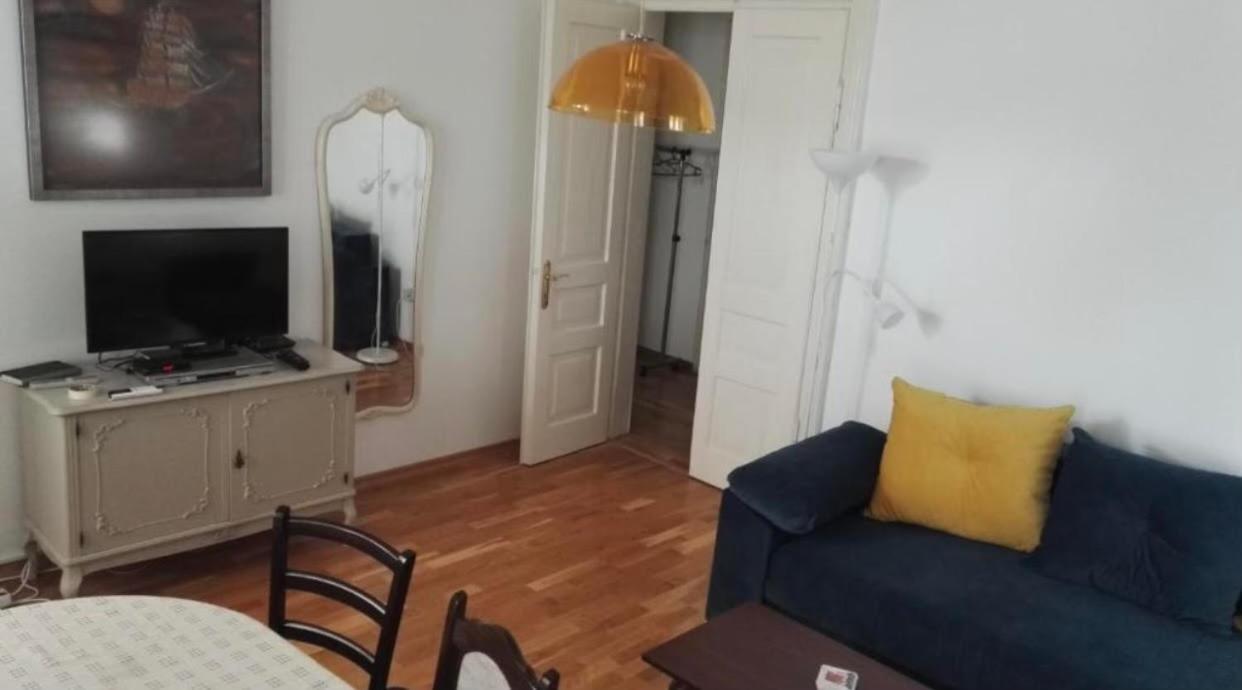 Mulo Stanicica Tivat Exterior foto